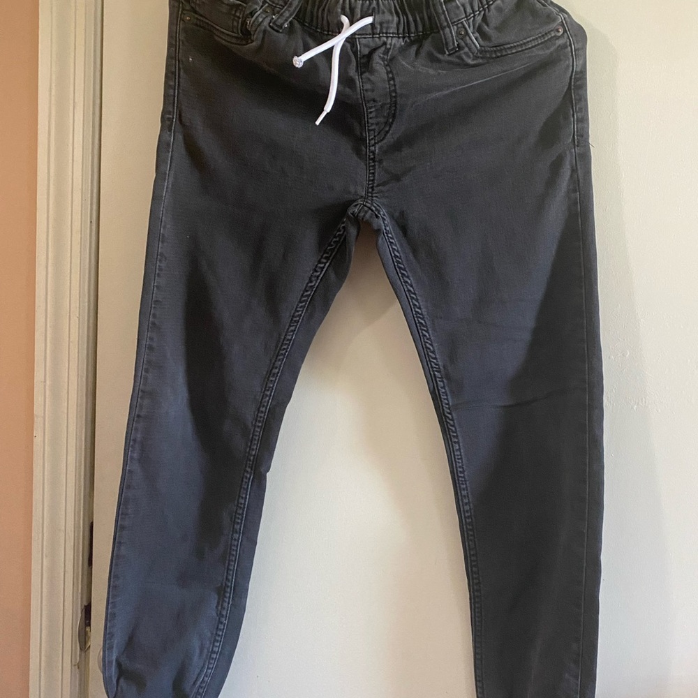 Boys levis joggers size L 12-13